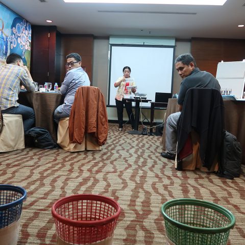 “Change, Care, Committed with EQ” for PT Petro Energy Leader, Hotel Santika Premiere, 2 Mei 2018. (gambar 1)
