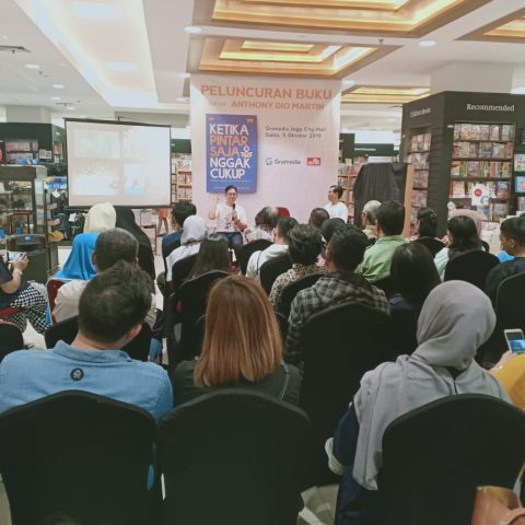 Launching Buku Anthony Dio Martin Ketika Pintar Saja Tidak Cukup, 5 Oktober 2019, Gramedia Jogja City Mall-Yogyakarta (gambar 2)
