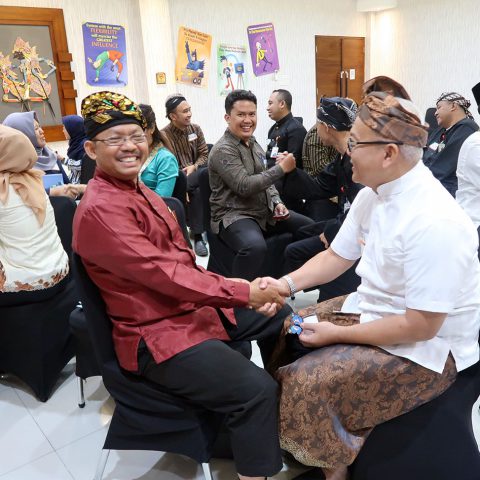 NLP & Firewalking Workshop, PT Jamkrida Jateng, 17-19 Oktober 2019, Griya Persada Bandungan-Jateng. (gambar 3)