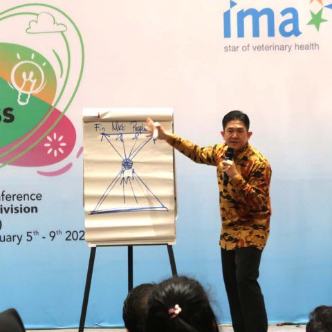 Seminar Be A Star Employee, Be A Star Leader PT. SHSI & PT. IMA, 7 Februari 2020, Hotel Mercure Bandung City Center (gambar 4)