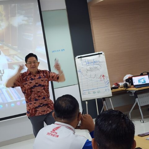 "THE POWER TRAINER", AHM Safety Riding, Deltamas 26-28 Februari 2023 (gambar 1)