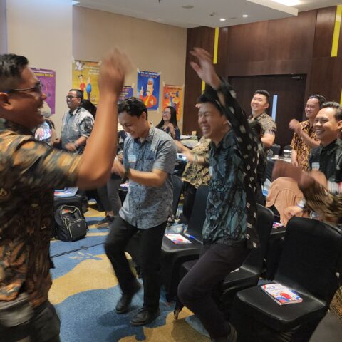 "NLP for Leader with Firewalking", Tododo, Mid Town Hotel Samarinda 19-20 Juni 2024 (gambar 3)