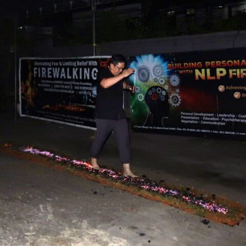 "NLP For Leader With Firewalking”,Public Workshop HR Excellency, Hotel Santika Premiere Slipi Jakarta, 21-22 September 2026 (gambar 3)
